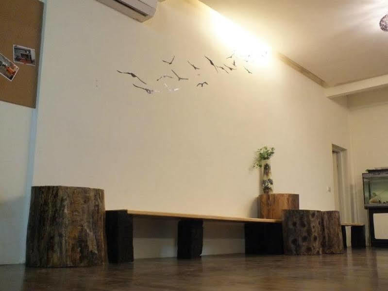 Ding Ding Homestay Цзинху Екстериор снимка