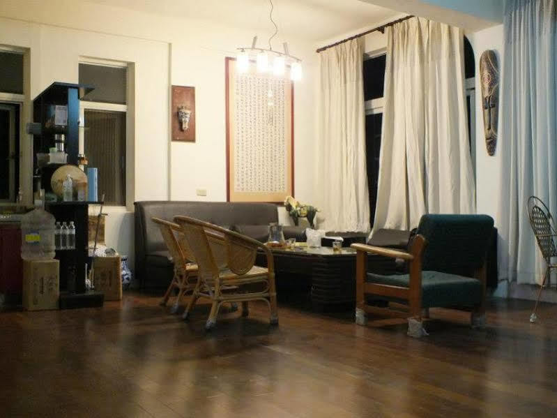 Ding Ding Homestay Цзинху Екстериор снимка